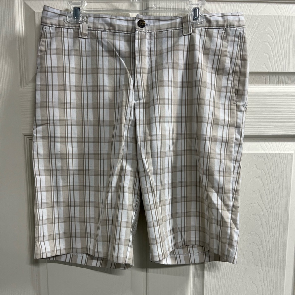 Adidas Mens Tan Plaid Flat Front Golfing Shorts - Size 34 - VGUC